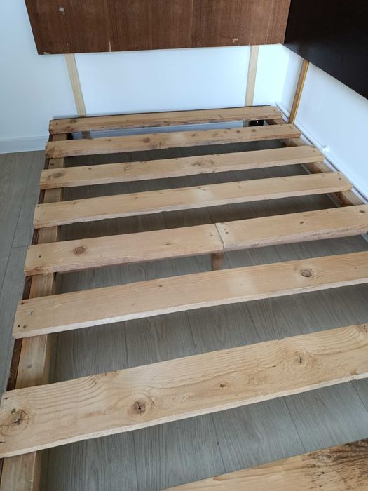pat lemn/PAL aprox 210*135 cm tip somiera cu protectii laterale
