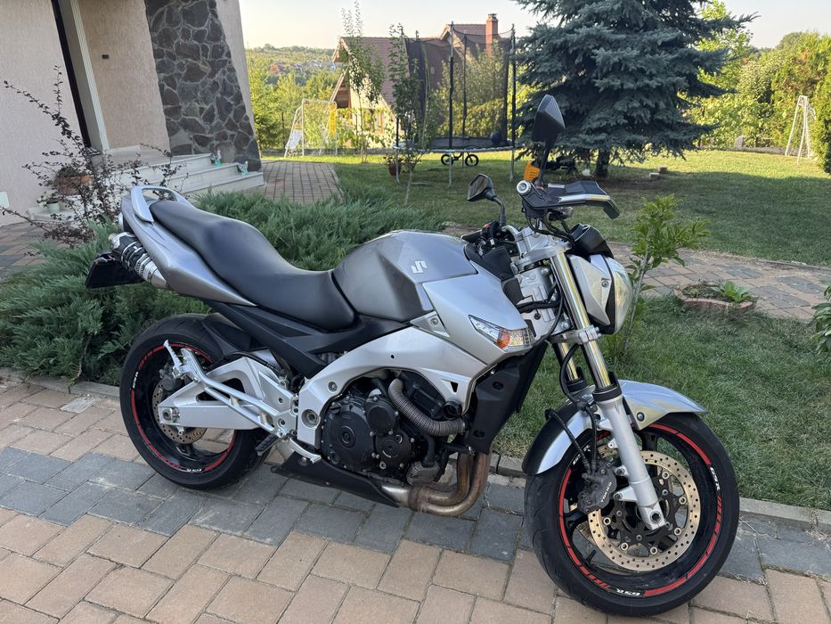 Motocicleta Suzuki GSR600, injectie!!