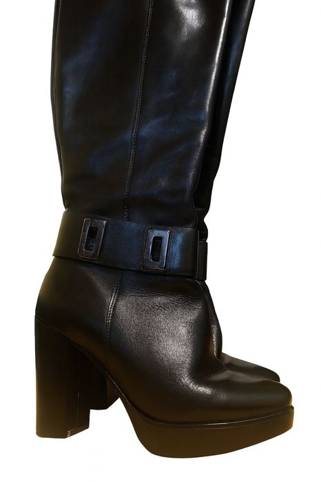 Vând cizme din piele