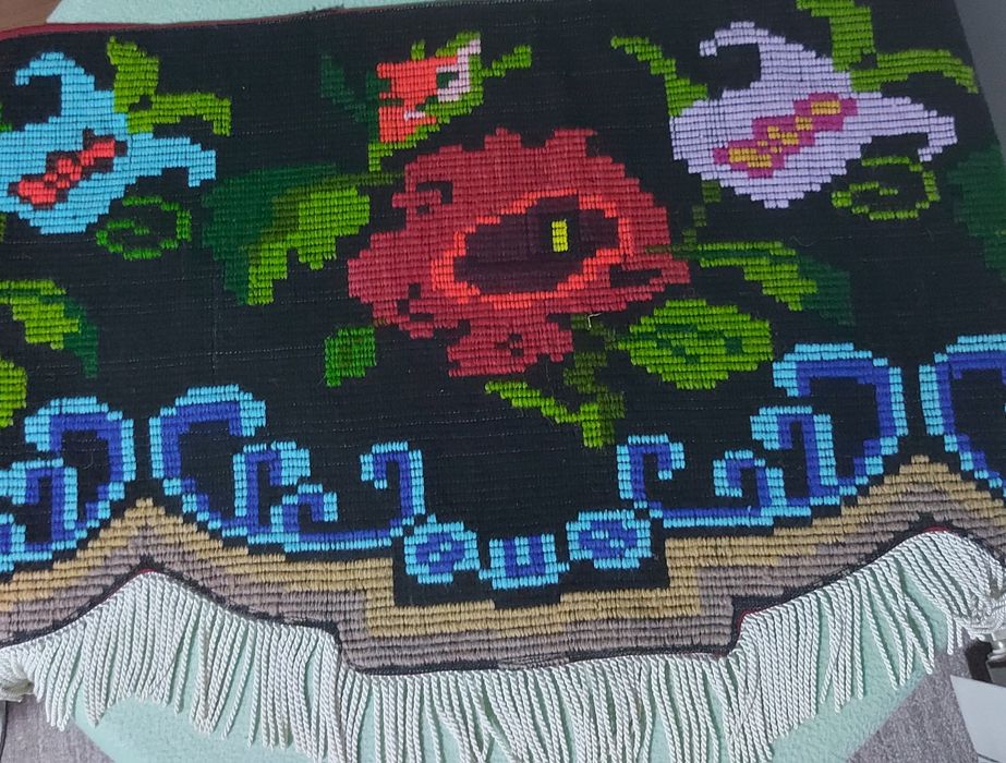 Tesături tradiționale Maramureș – piese rare, păstrate impecabil