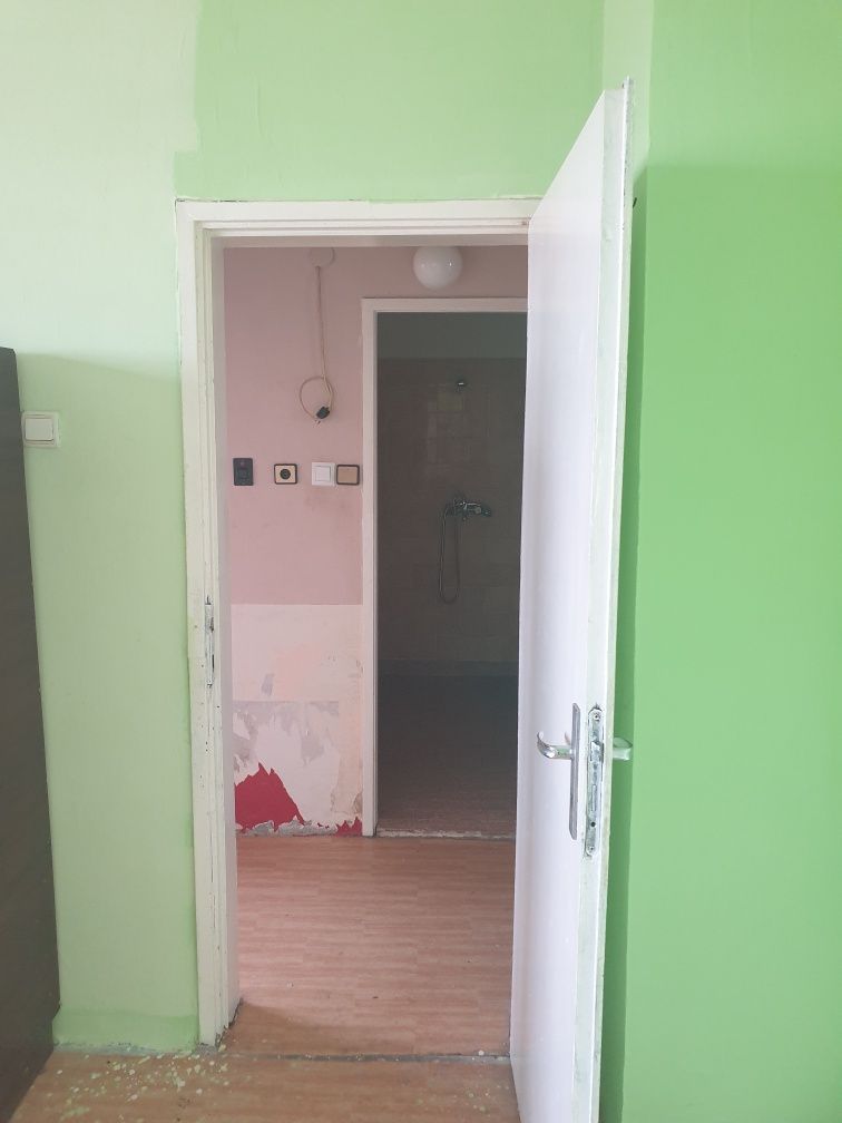 Продава се Тристаен апартамент в Асеновград - 75 кв.м за 878 €/кв.м - Снимка #1