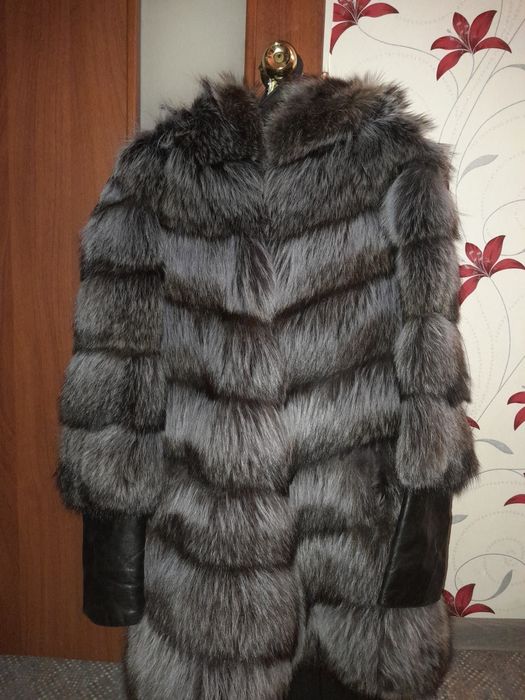 Продам шубу  енот.