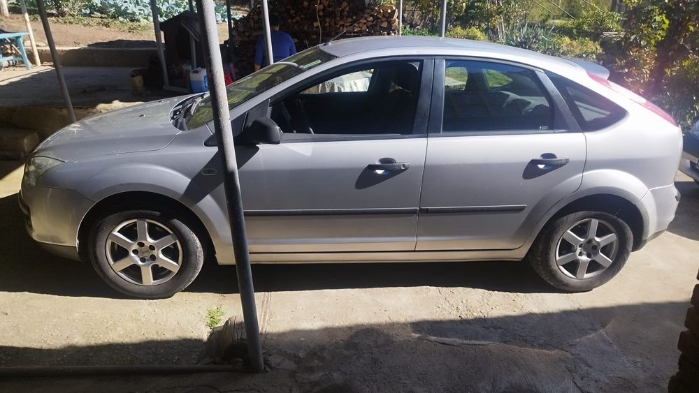 Vând Ford focus 2007 pe benzina motor 1600cm3