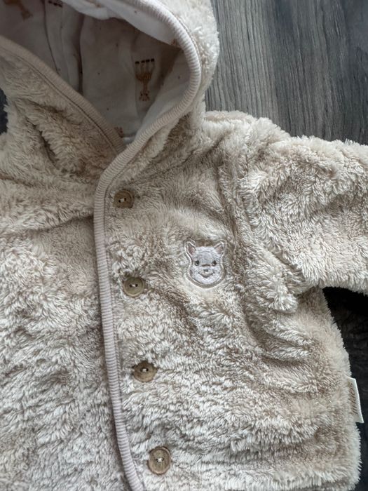 Сет от пухено якенце Жирафчето Софи и бяла жилетка с ушички.Р-р 0-3 м.