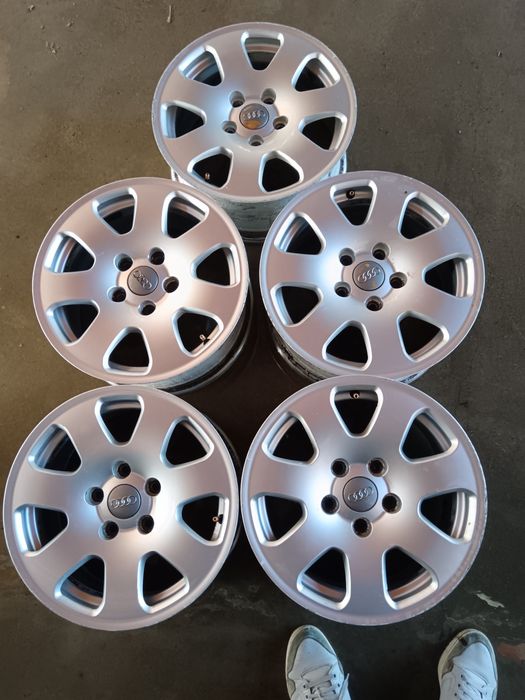Vând Jante  Audi