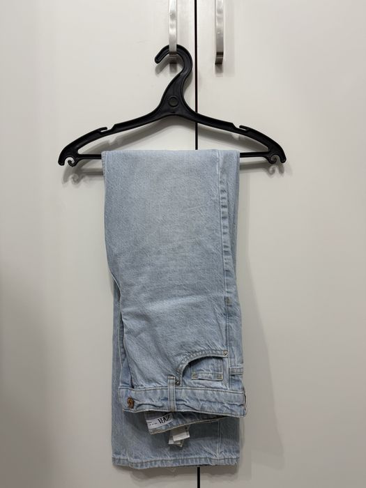 Продам джинсы Зара, прямые