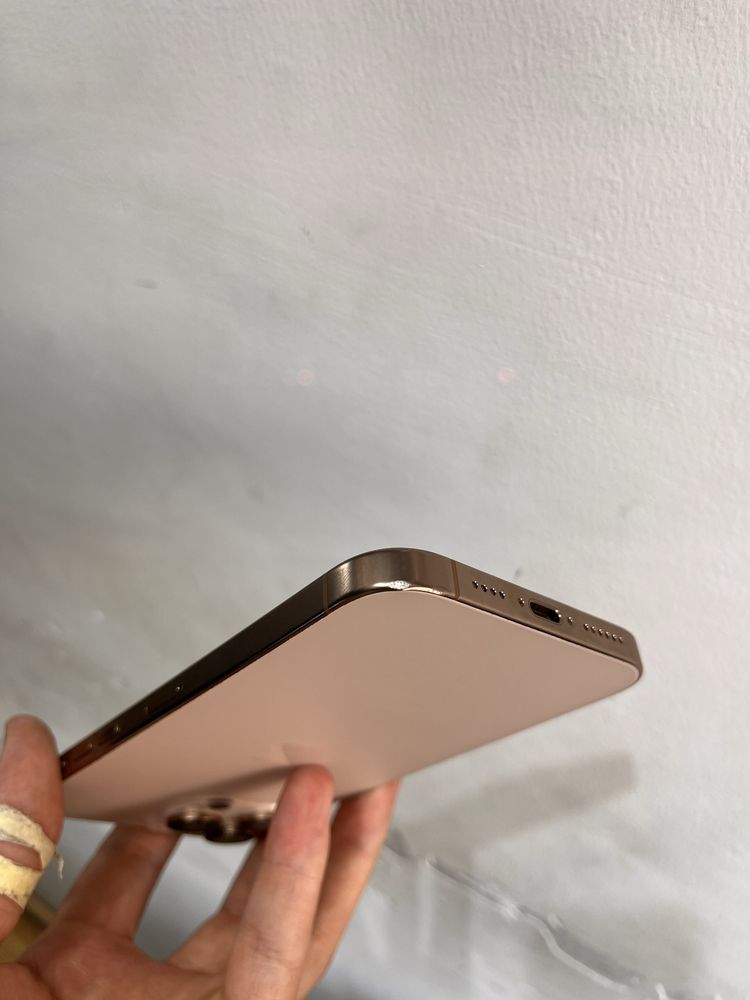 Iphone 15 pro max Desert Titanium