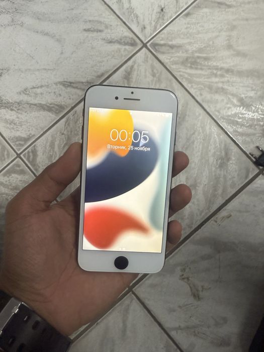 Iphone 7  xolati yaxshi  srocna sotiladi