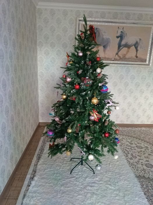 Ёлка искуственная