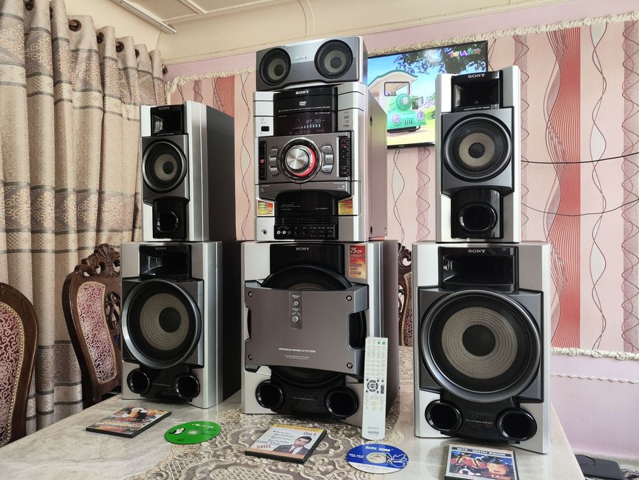 Malaysia sony 10000 watt hamma joyi radnoy ishlaydi bass o‘ta kuchli v