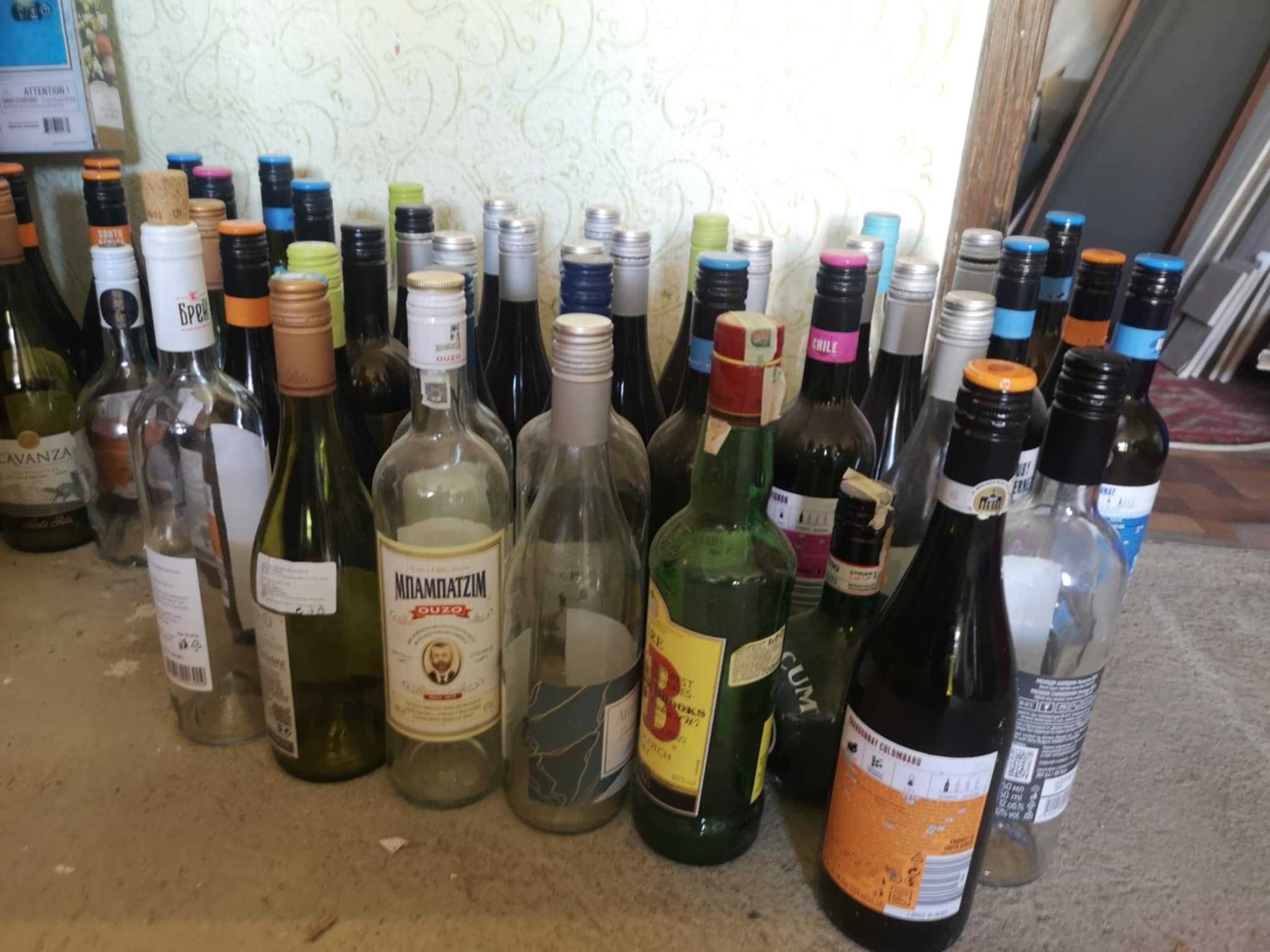 Буркани всякаква вместимост и бутилки за вино