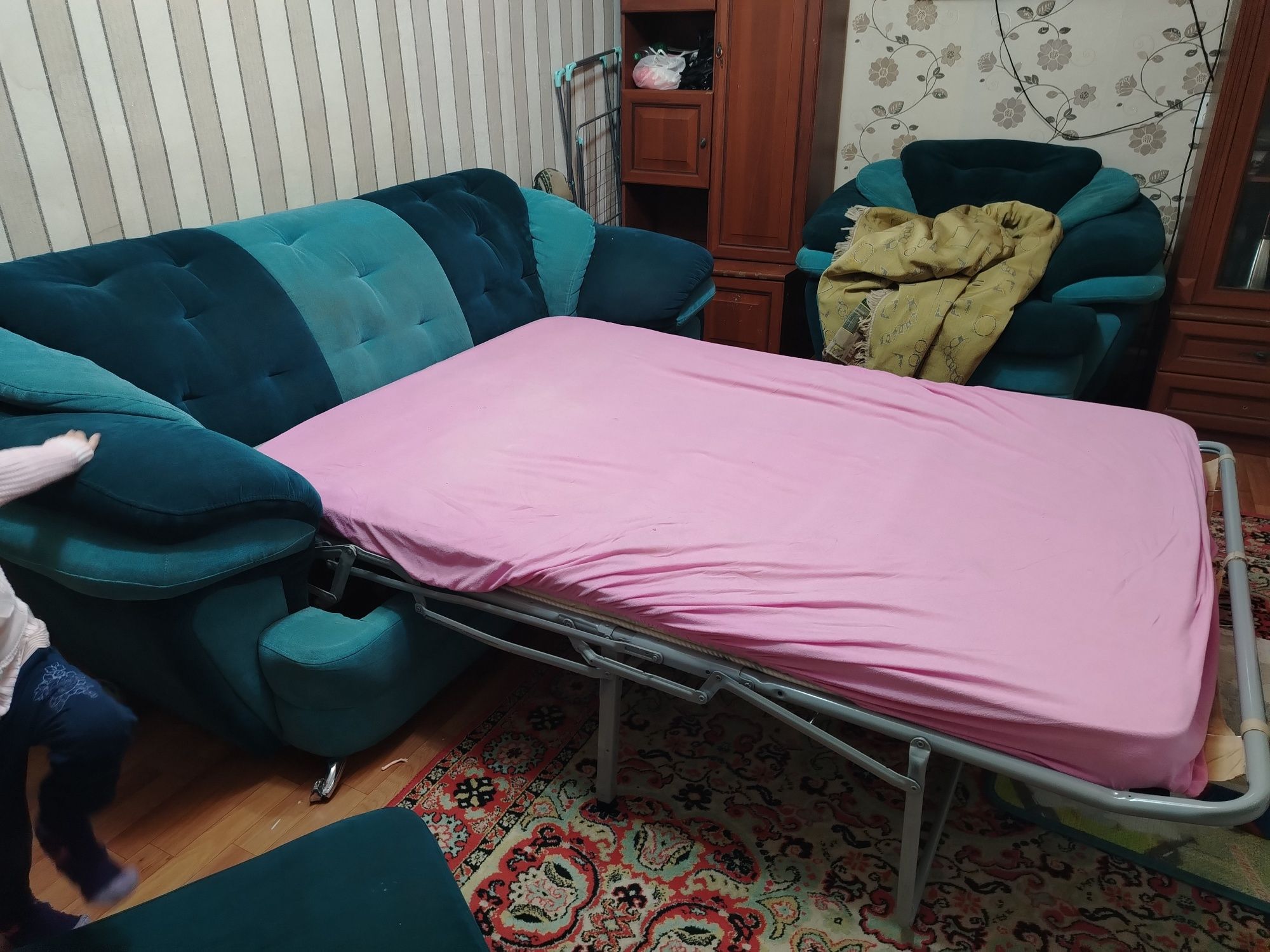 Срочно продается диван 2кресло хорошом состояний