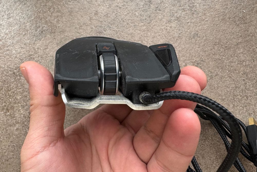 Продавам клавиатура Logitech G510s с подарък мишка