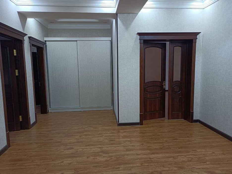 Спецплан квартира 157 кв.м., ориентир Северный вокзал 1 км
