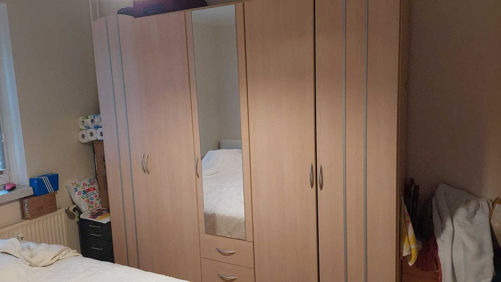 Гардероб за спалня