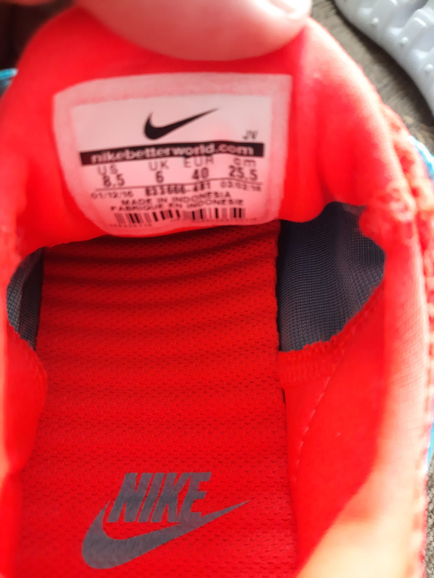 Маратонки  nike нови