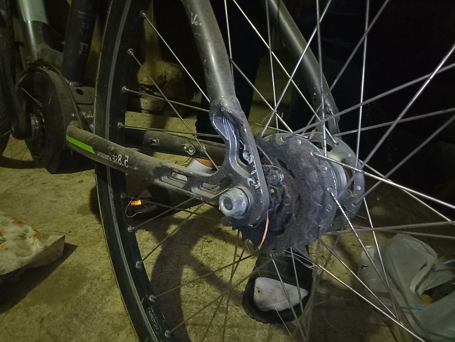 Bicicleta cu motor electric