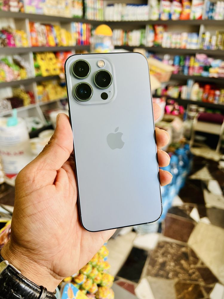 iPhone 13 Pro 128GB телефон в отличном состоянии.