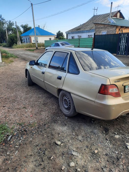 Продам машину Нексия 2