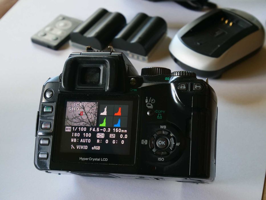 KIT OLYMPUS E500, 2 obiective, 4 baterii, telecomanda