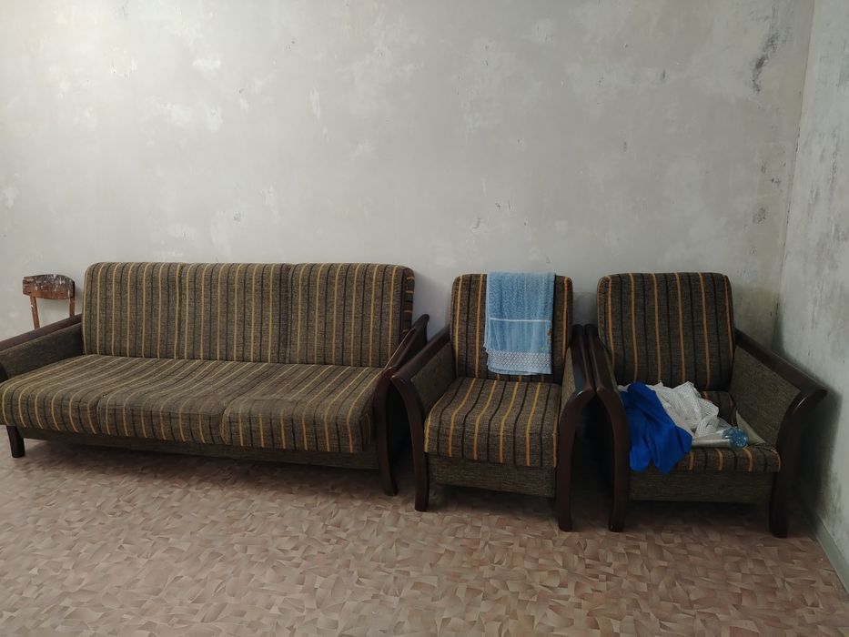 Диван отдам даром... Самовывоз