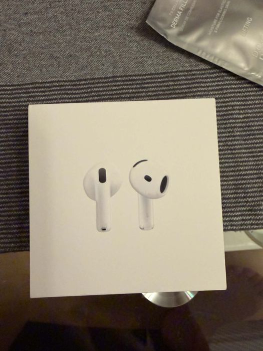 Air Pods 4 нови