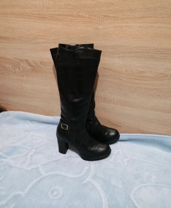 Cizme mărime 37 din piele naturala