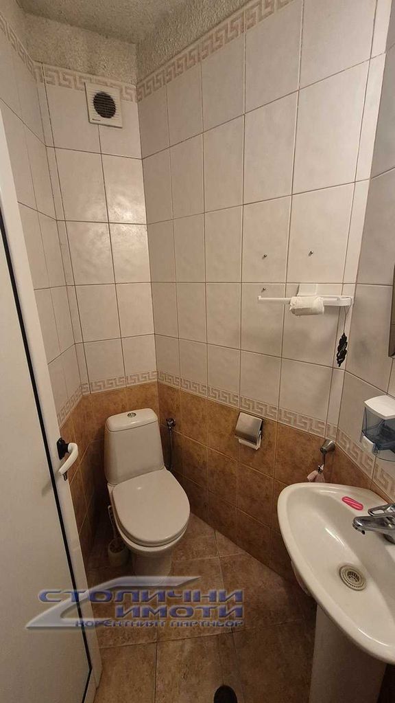 Дава се под наем Офис в София, Център - 100 кв.м за 900 € - Снимка #7