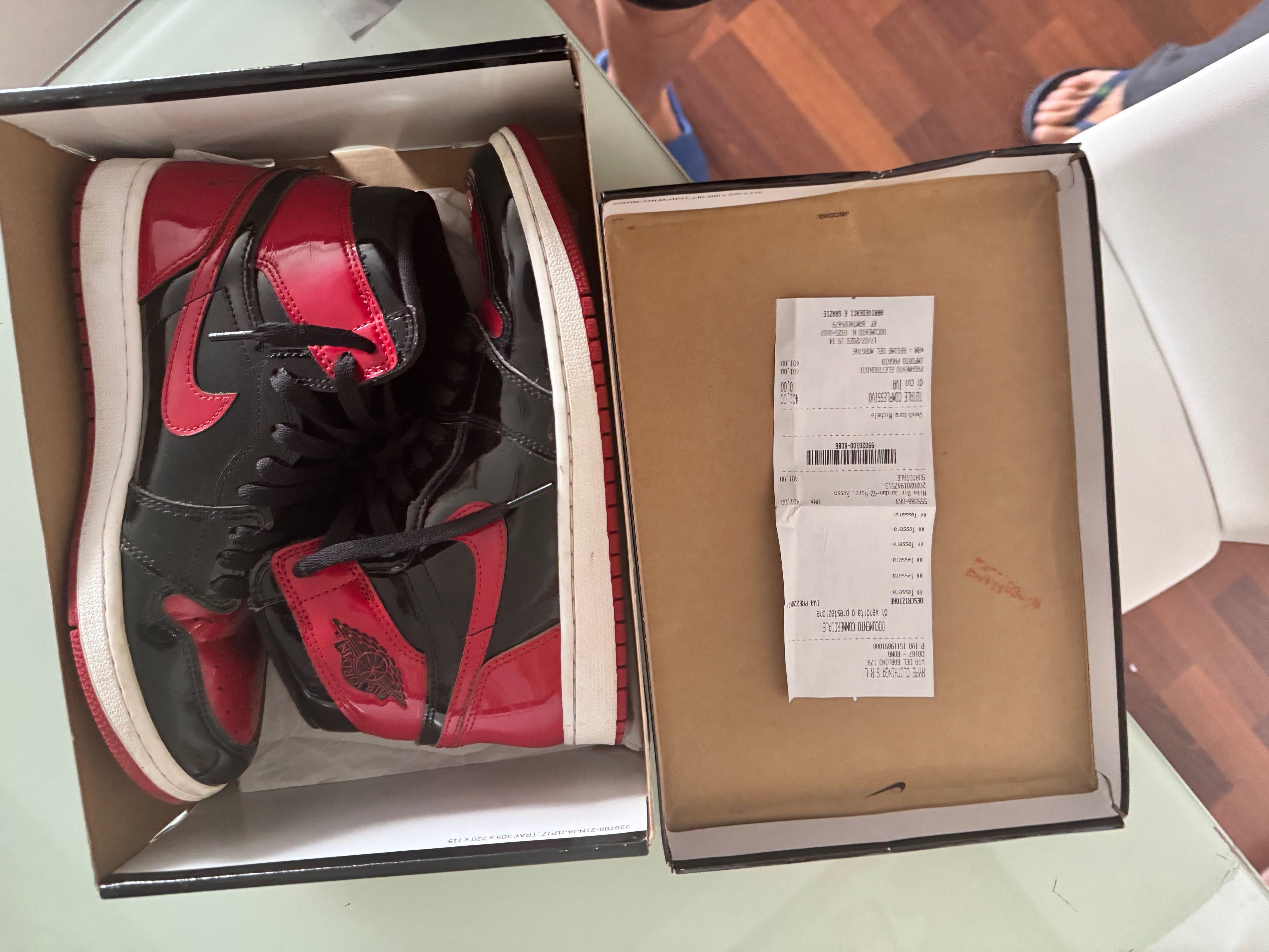 Jordan 1 червено черни