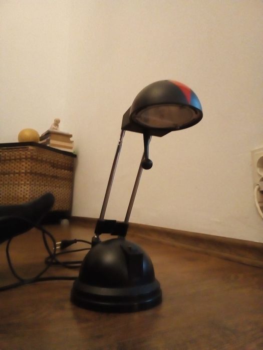 London bus și lampi de birou