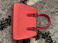 малка дамска чанта в червен цвят