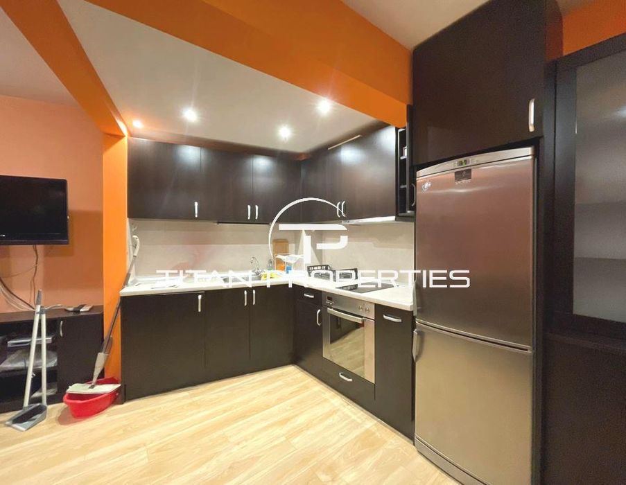 Дава се под наем Тристаен апартамент в Варна, Конфуто - 80 кв.м за 511 € - Снимка #1