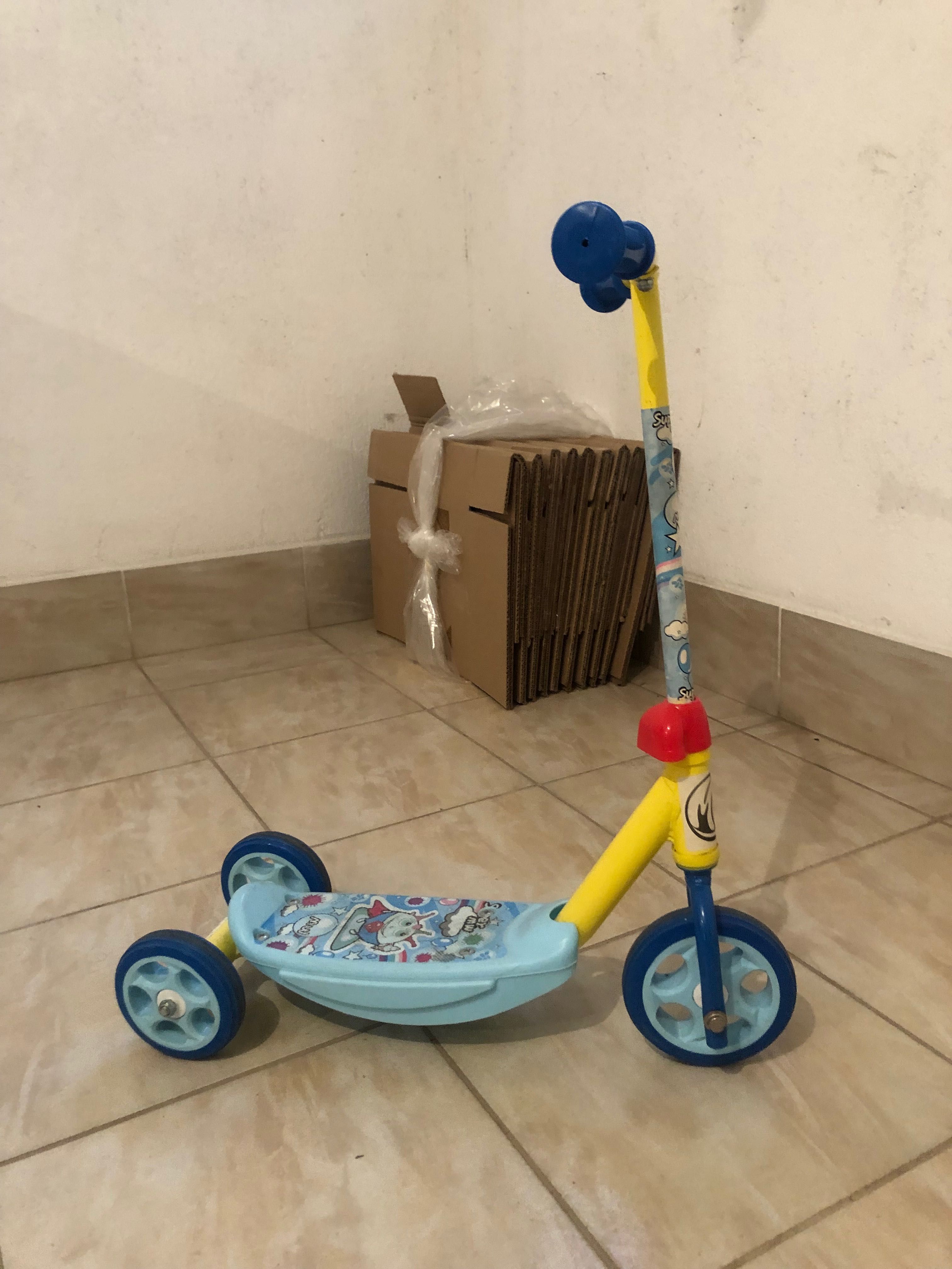 Детски скутер в цвят син