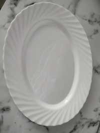 Большая овальная форма тарелки
