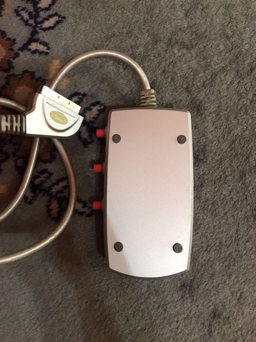 Distribuitor scart 3 iesiri