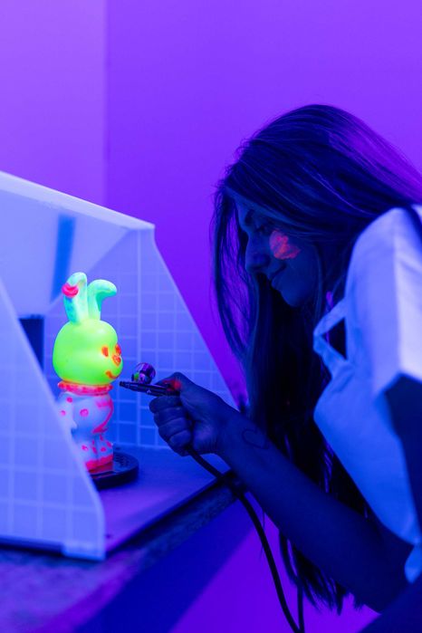 UV рисуване в София – Въртящи маси, Рисуване с Пръски и въздушна четка