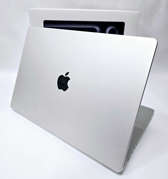 MacBook Pro 16.2″/M4 Max – SSD 1 TB- CA NOU, Asigurare+Garanție Altex