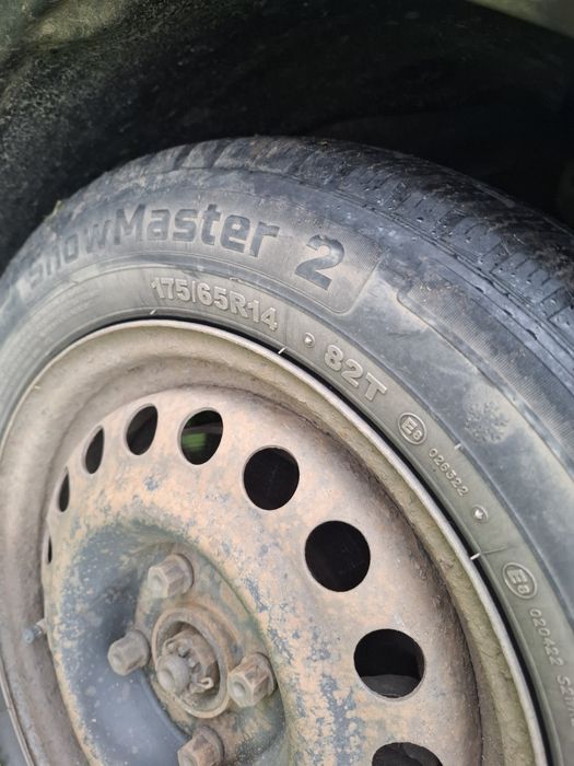 Vand 4 roti R 14 opel au anvelope 175 65 14 iarna bune dot 2023