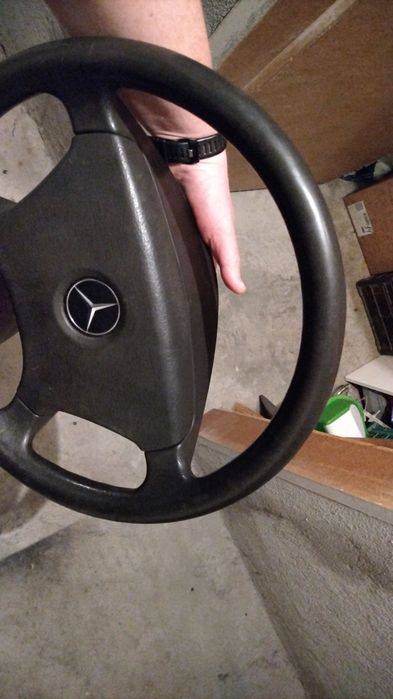 Волан за мерцедес 190!