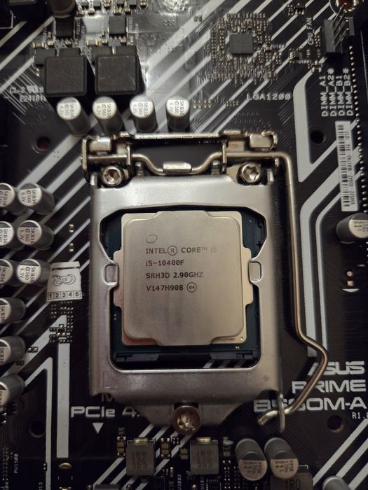 i5 10400f + 16gb ddr4 + b560m-a