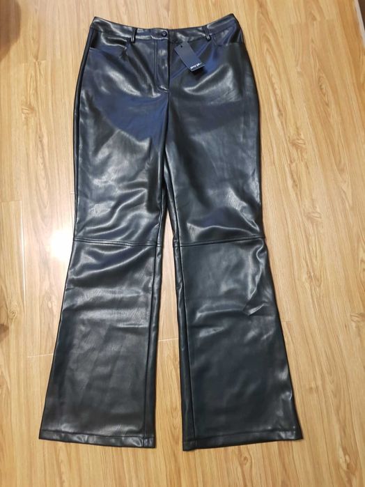Pantaloni de piele Nasty Gal marimea 42