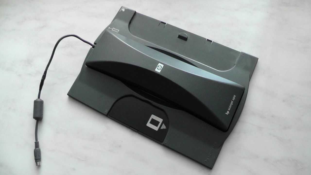 Сканер HP 5470C в комплекте со слайд-адаптером