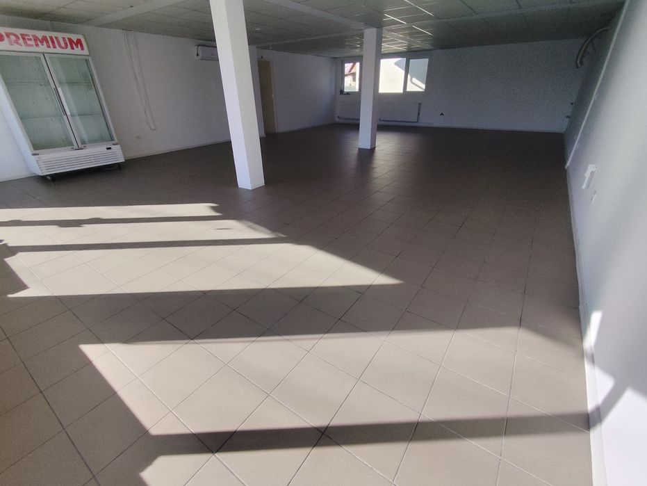 Închiriez spațiu Comercial ( Principală )