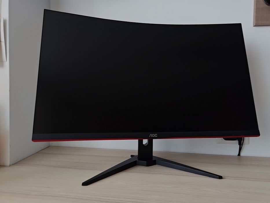Monitor Gaming Curbat WLED VA AOC 31.5" 240Hz