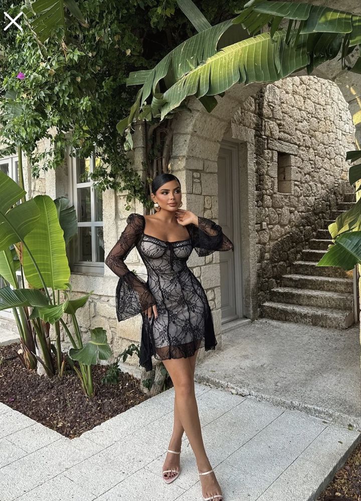 Rochie mini cu dantelă