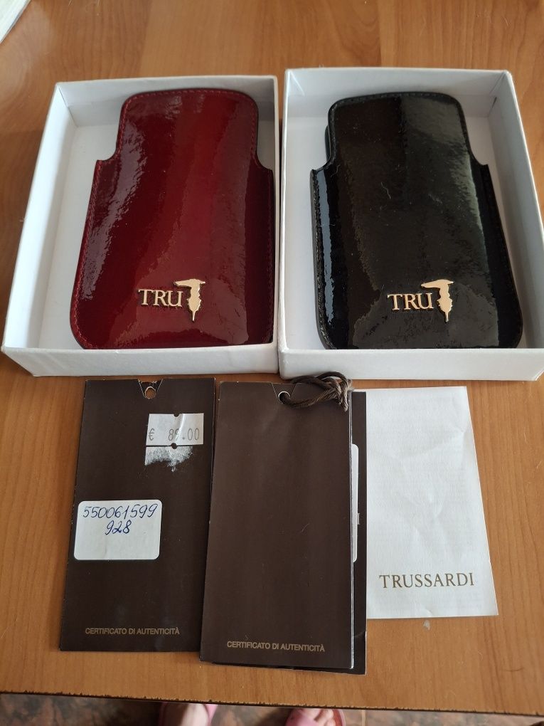 Trussardi калъфи за телефон или друго