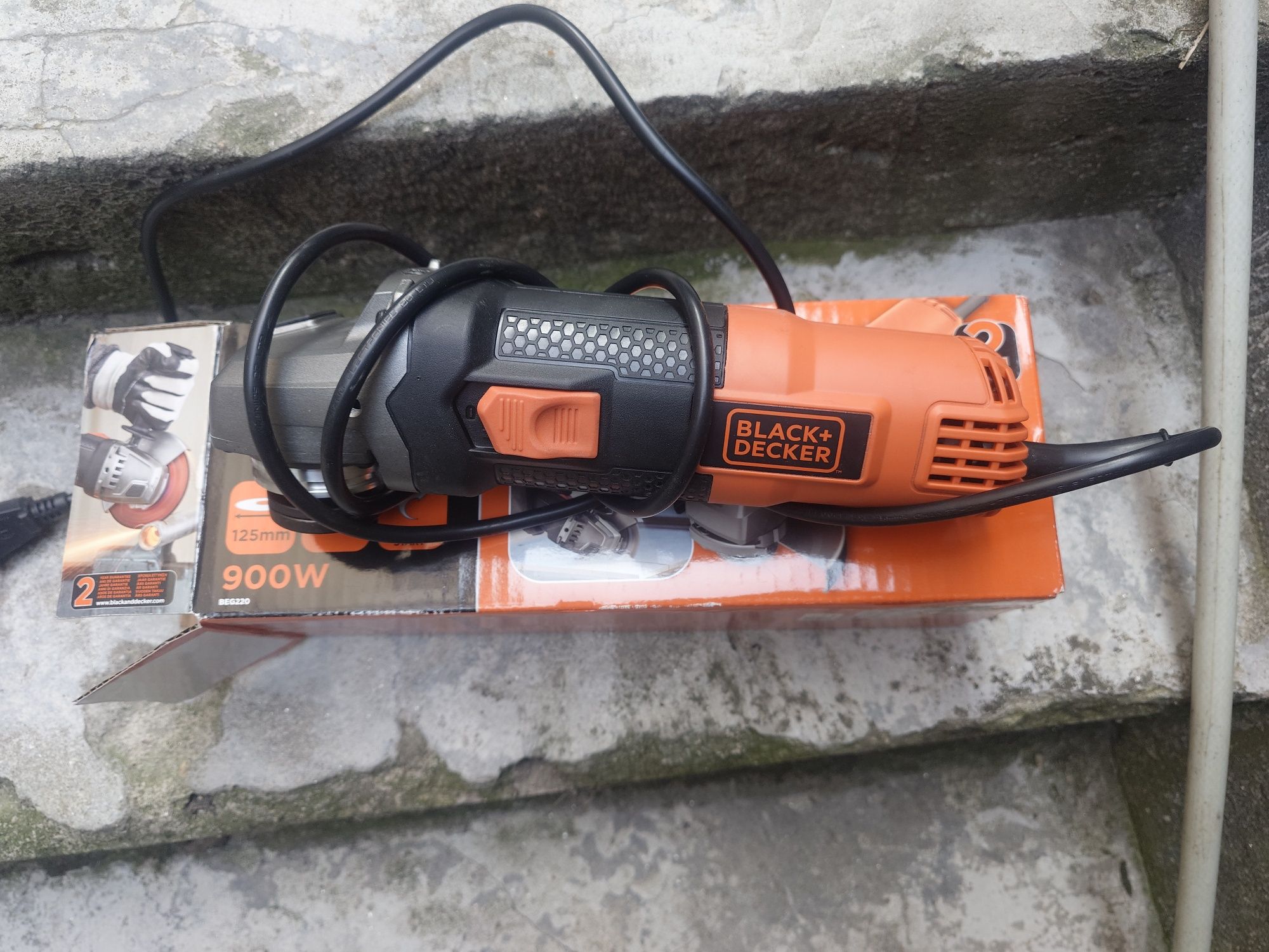 Ъглошлайф Black& Decker