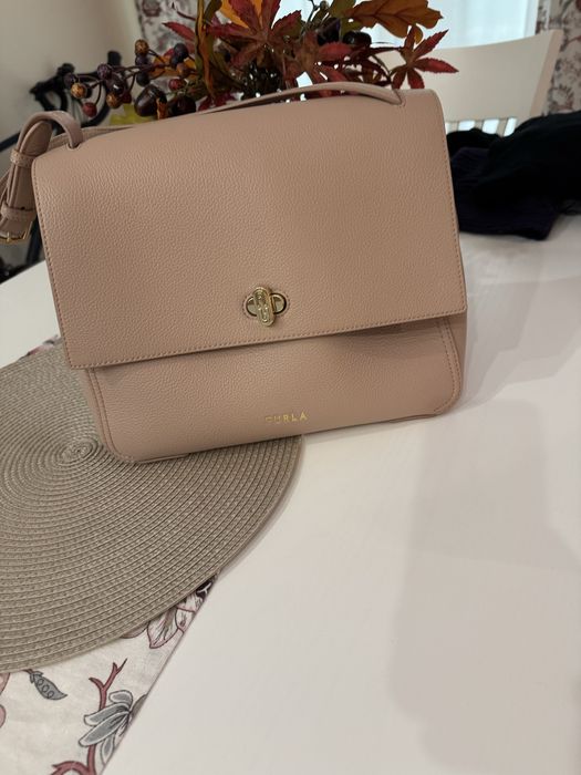 Furla естественна кожа