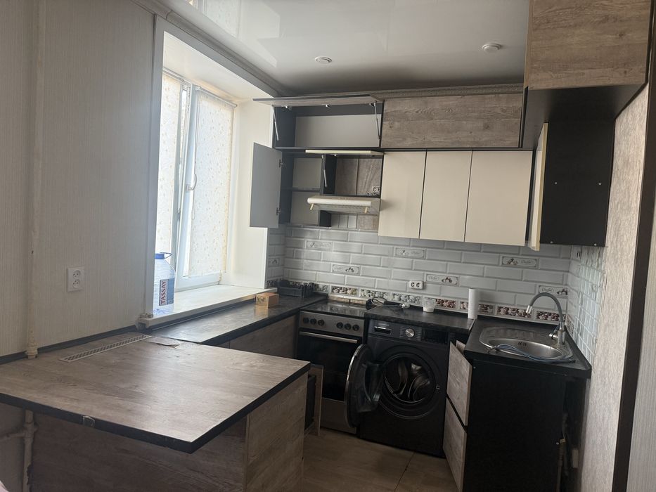 Кухонный гарнитур , б/у