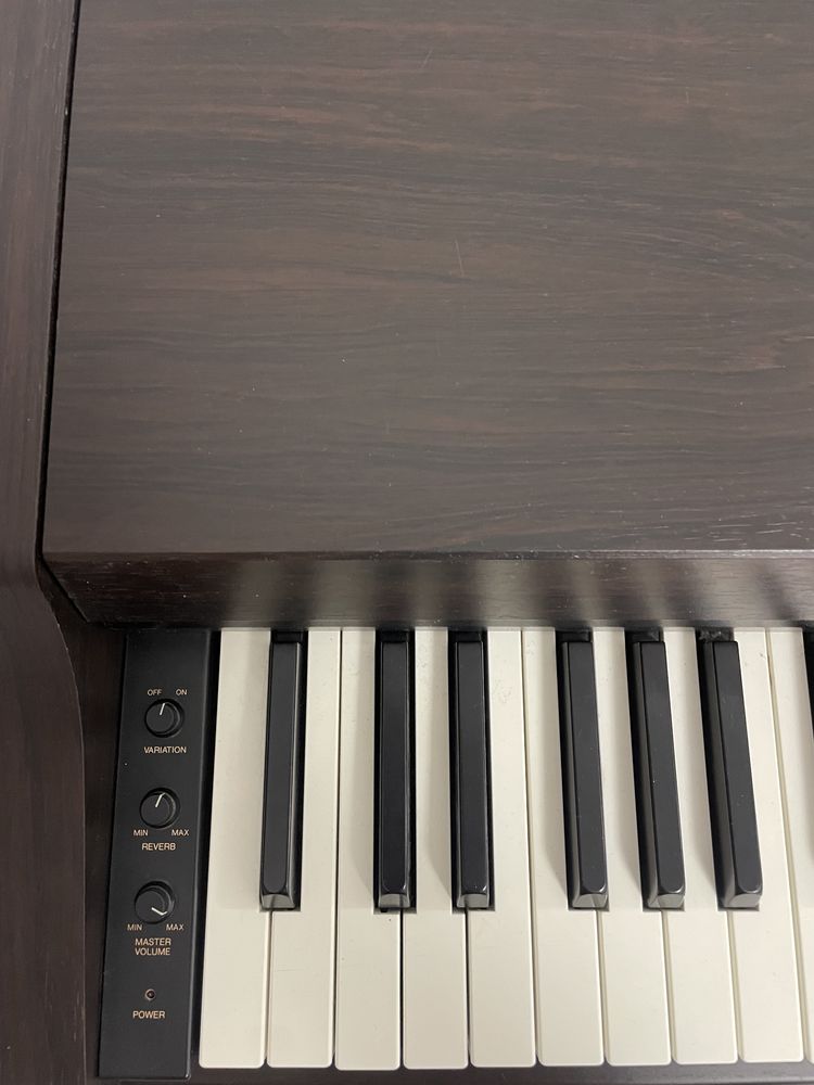 Orgă electrică YAMAHA Clavinova